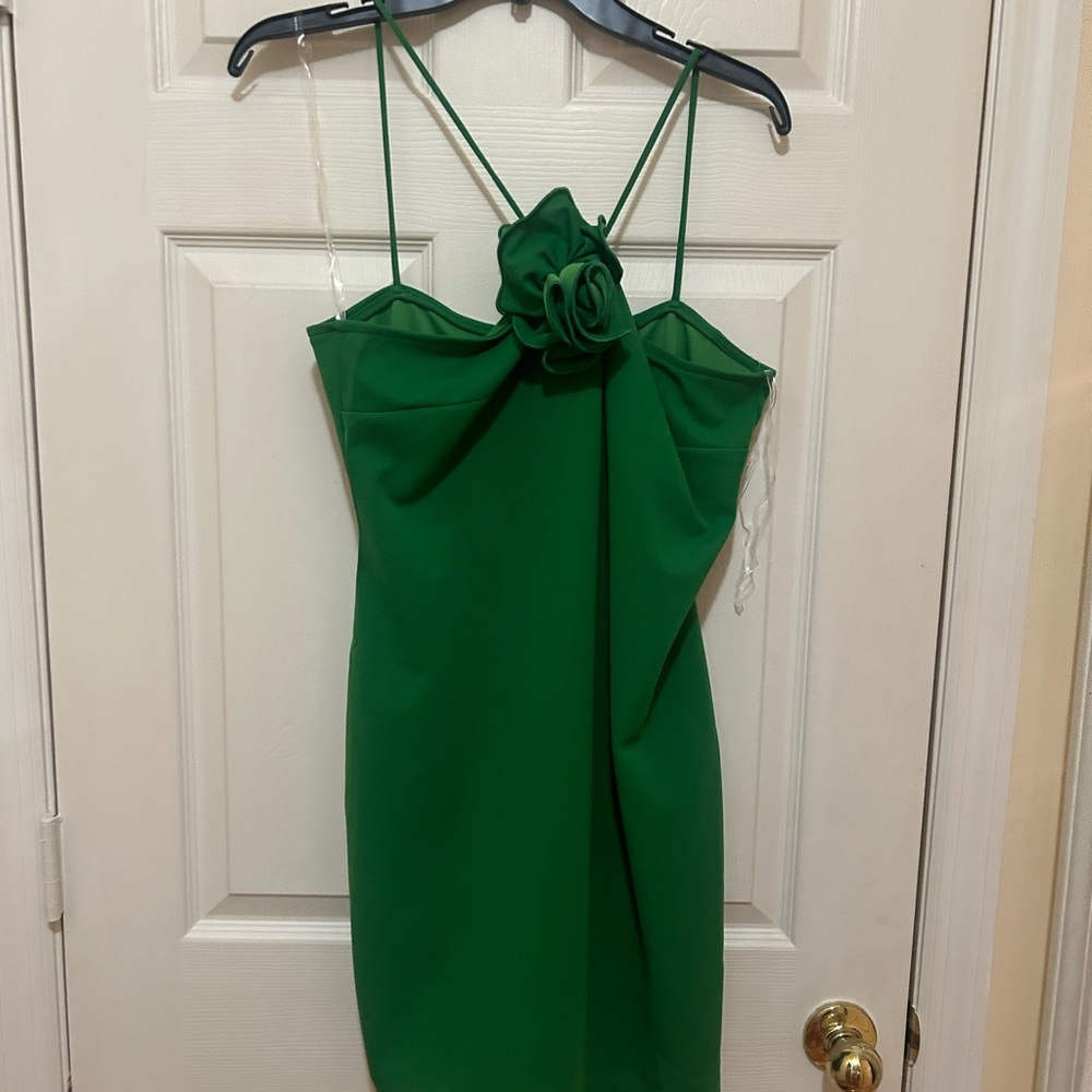 mini dress size large it says 2x definitely more a size large